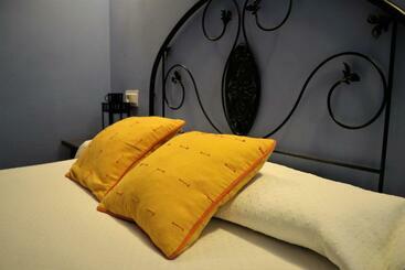 Hostal Arco Plaza