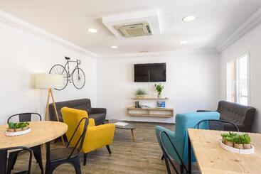 Hostal Jume  Urban Rooms