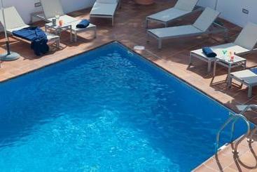 簡易ホテル Roca Plana