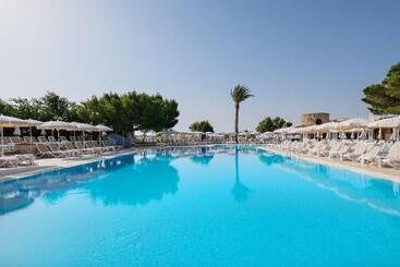 Отель Cala Martina