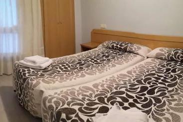 هتل Hospedaje Covadonga