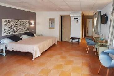 酒店 Hostal Bahía Azul