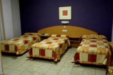 فندق Hostal Las Fuentes