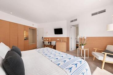 هتل Villa Chiquita   Adults Only   Over 12