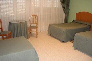 호스텔 Hostal Serpol