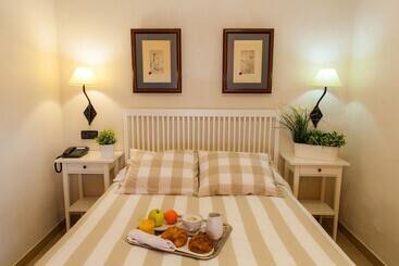 客栈  Miguel De Cervantes