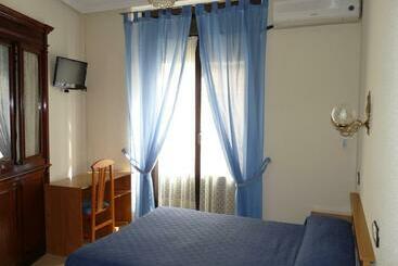 هتل Hostal Fernandez