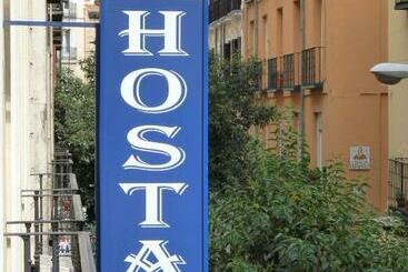 هتل Hostal Fernandez