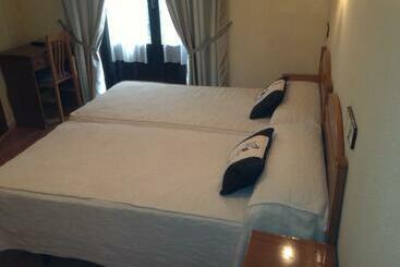 هتل Hostal Fernandez