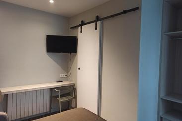 هتل Bearan Bar & Rooms