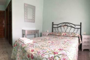 호텔 Hostal Restaurante Ceres