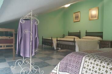 هتل Hostal Restaurante Ceres
