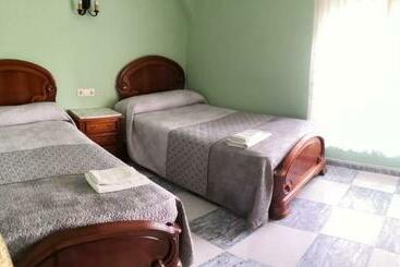 هتل Hostal Restaurante Ceres