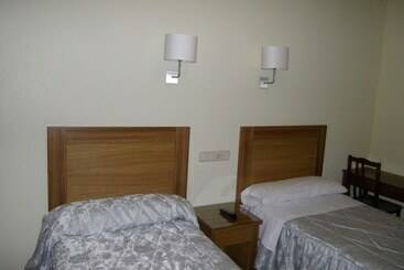 호텔 Hostal Rivera   Atocha