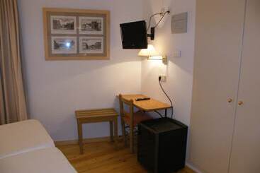 مسافرخانه De La Font Peralada