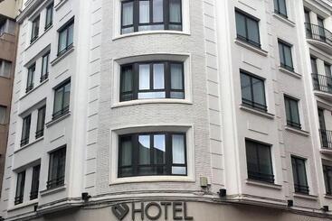 Отель Aroi Ponferrada