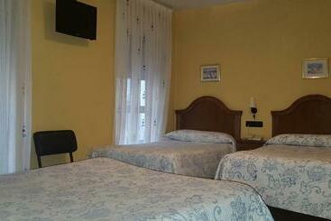 هتل Hostal Guzman El Bueno By Gaiarooms