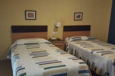 هتل Hostal Guzman El Bueno By Gaiarooms