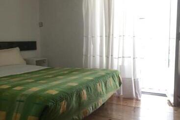 هتل Hostal Padre Isla 1