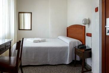 호텔 Hostal San Miguel