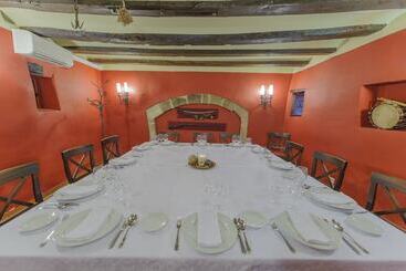 בית מלון כפרי Los Leones   Adults Only