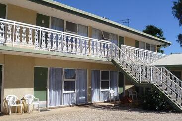 酒店 Alice Motor Inn