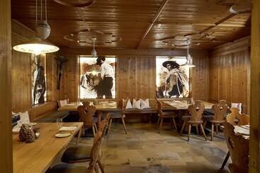 Отель Alpenrose Kufstein