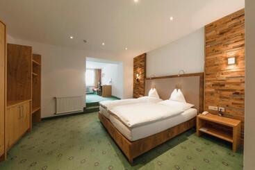 هتل Schwarzer Adler   Sport & Spa