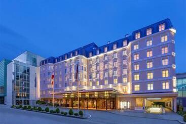هتل Sheraton Grand Salzburg