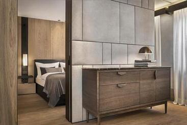 هتل Weisses Roessl