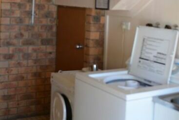 Flag Queensgate Motel