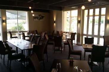 בית מלון כפרי Best Western Chaffey Motor Inn