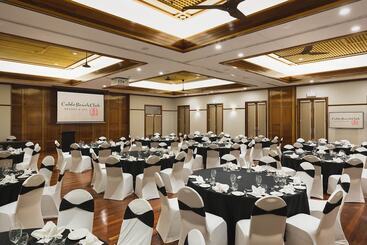 فندق Cable Beach Club Resort & Spa