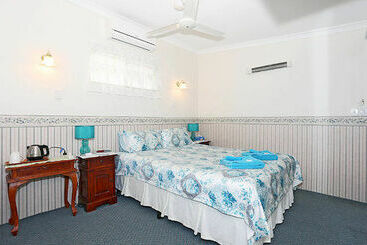 هتل Jacaranda Guest House