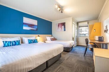 هتل Nightcap At Riverside