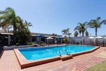 هتل Nightcap At Wintersun