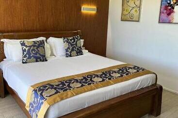 酒店 Oxley Motor Inn