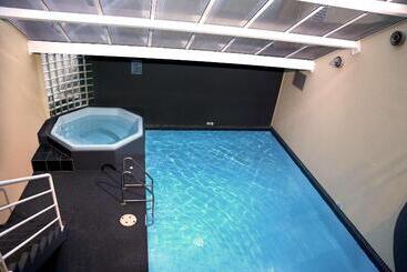 هتل Salamanca Inn