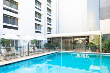 هتل Seasons Of Perth