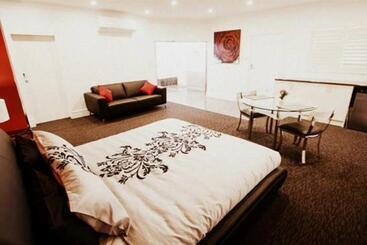 هتل Silver Haven Motor Inn