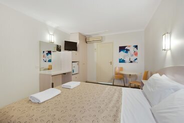 فندق على الطريق Alexander Motor Inn