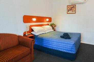 فندق على الطريق Rest Point Motor Inn
