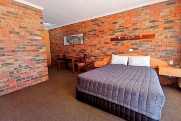 Мотель Town House Motor Inn