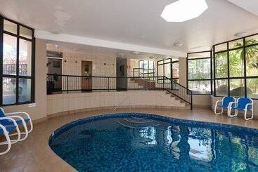 Alexander Holiday Apartments