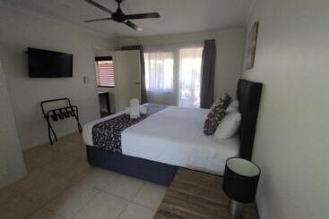 Cascade Motel In Townsville