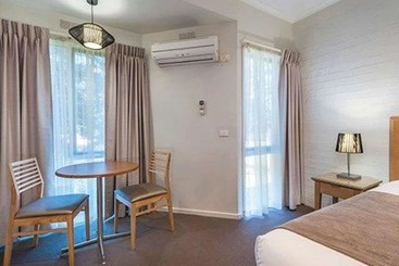 בית מלון כפרי Comfort Inn Coach & Bushmans