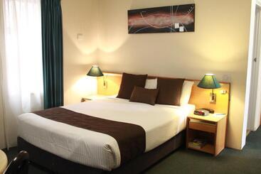 בית מלון כפרי Mid City Motor Inn Singleton