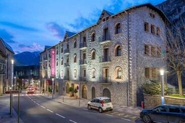 ホテル Spa Termes Carlemany