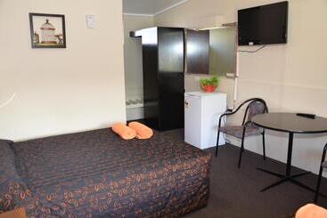 酒店 Warwick Motor Inn