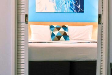 Metro Apartments On King